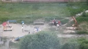 Многодетная мама с семьей на прогулке | Многодетная семья 12 детей