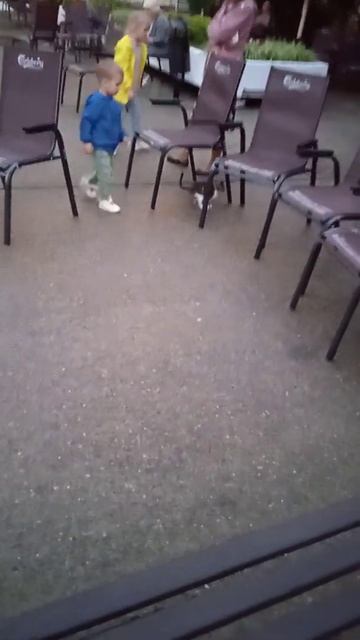 стою у Центрального входа в 1-ый корпус санатория АкваЛоо.🙂 смотреть онлайн