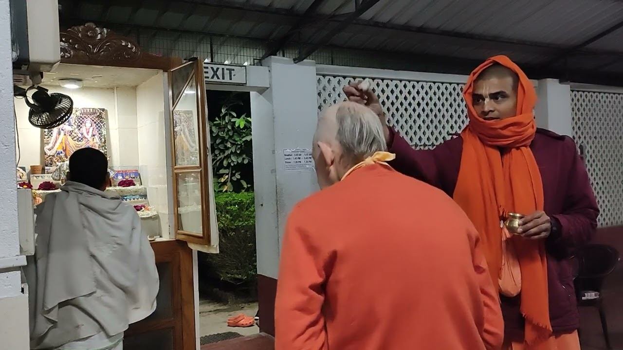 10.03.2024 - Мангала-арати с С БВВ Нарасимхой Махараджем - Маяпурский институт - Шри Маяпур Дхам