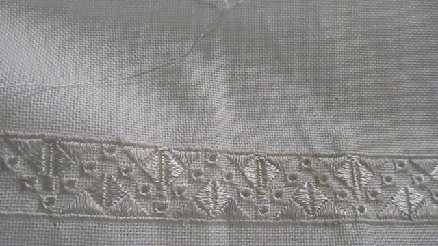 Огляд лицевої сторони виробу. Хрестик. Позапланове відео.