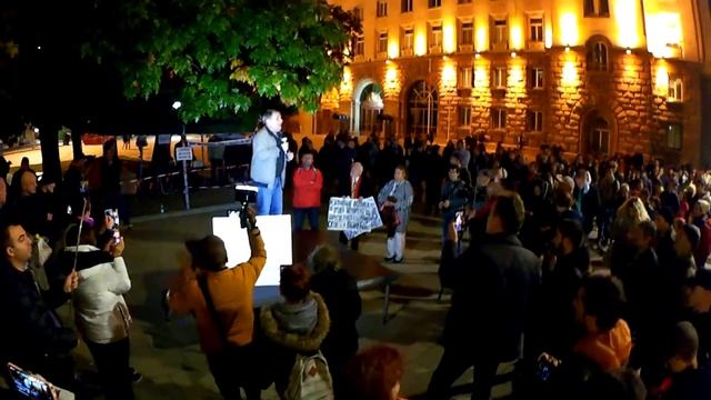 Владимир Береану на протест ден106 с искане за оставка на борисов и гешев... гр. София