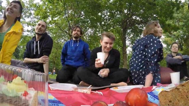 бёздей пикник в таврическом саду (вид от торта) смотреть онлайн