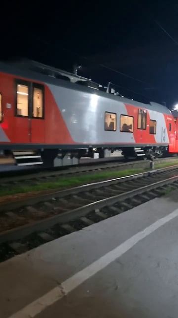 Электропоезда ЭС1-010/042 сообщением №6014/12 Имеретинский Курорт-Краснодар на станции Горячий Ключ смотреть онлайн