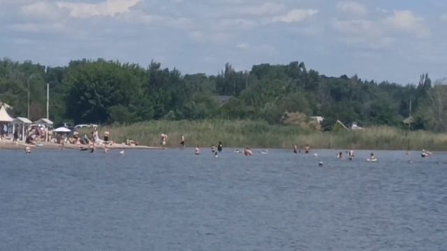 Славянск 8 Июня 2024 — День, люди на Курорте. смотреть онлайн