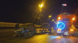 Более 20 машин столкнулись в Петербурге из-за снегопада / События на ТВЦ