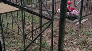 26.04.2025.С.Успенское.ГО Домодедово. Мародеры на погосте срезали калитки, пролёты  на могилах.Обращ