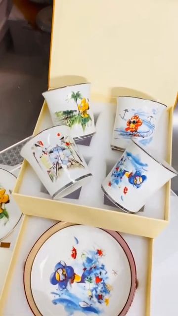 Набор посуды Louis Vuitton смотреть онлайн