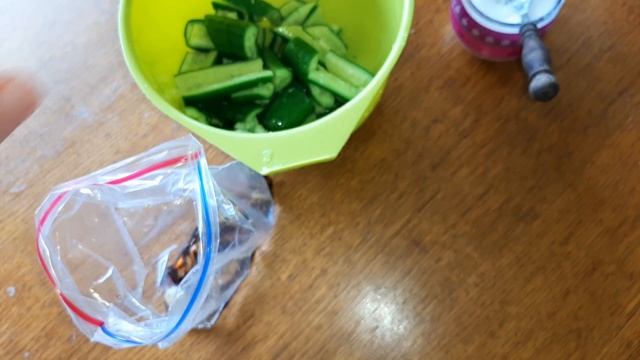 Салат из битых огурцов. Очень люблю этот рецепт смотреть онлайн