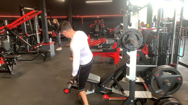 Тренировка груди в новом зале. смотреть онлайн