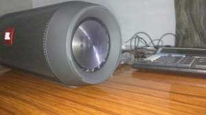 Bass Test JBL Charge 2+
