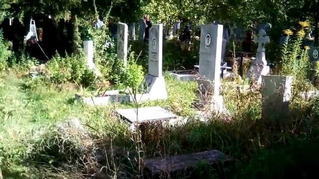 Посмотрите какой гроб. Простите это не весёлое видео.