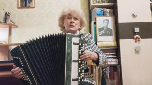 Песня из К/Ф „Московская сага” Муз. А.Журбина, сл. П.Синявского. „Ах, эти тучи в голубом”.