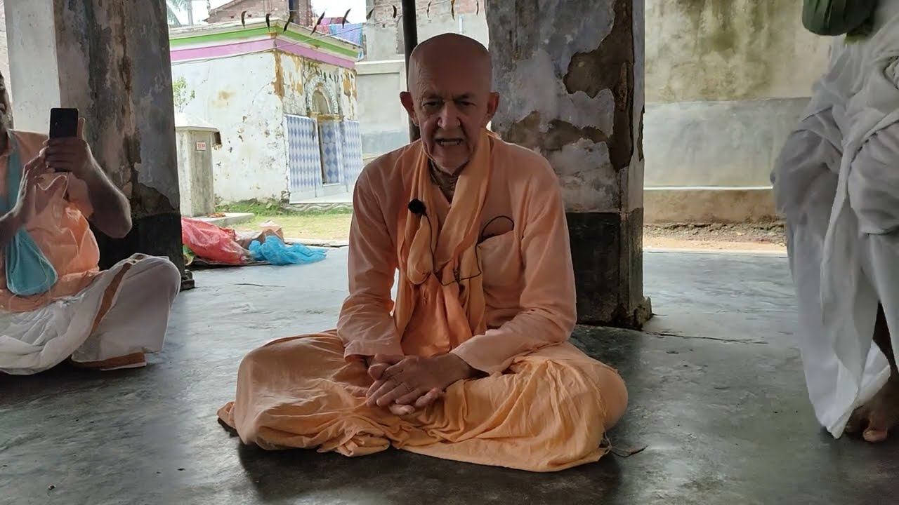 BVV Narasimha Maharaj - Kartika parikrama, day 1 - Kirtan -  Jhamatpur - 13.10.2022