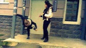 Ровные телки танцуют хард басс:*(1)