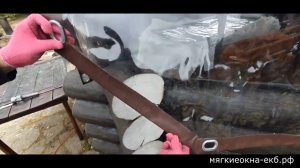 Монтаж мягких окон в беседку из бревен. Технология пропила для исключения щелей