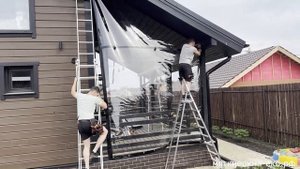 Монтаж мягких  окон ПВХ на террасу  каркасного дома. Технология автоматического скручивания в рулон