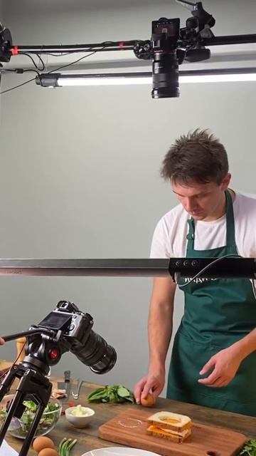 #Shorts Как мы снимаем кулинарные ролики. Студия Твое Кино Бэкстейдж Аренда для мероприятий и съемо смотреть онлайн