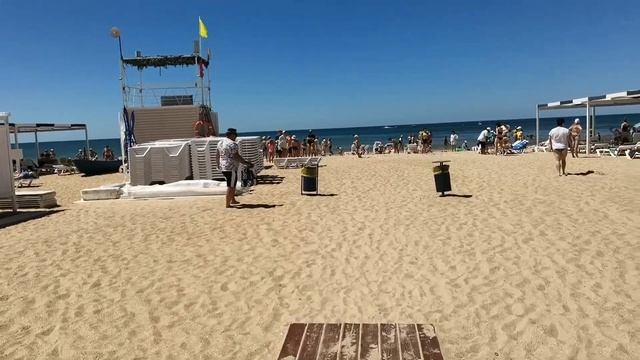 Море и пляж Нико в Витязево. Море чистое, но холодное!