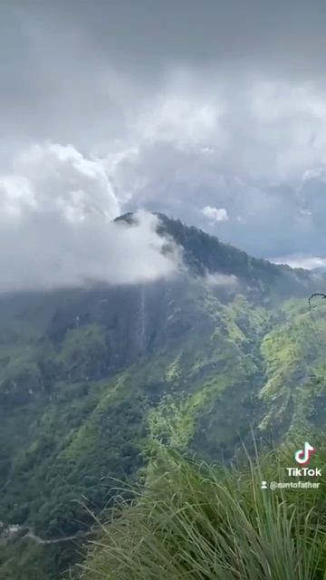 Потрясающий вид с горы "Пик Адама". #ШриЛанка #2024 смотреть онлайн