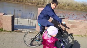 VLOG:Катаемся на великах/учимся ходить топ топ//педикюр перед сном