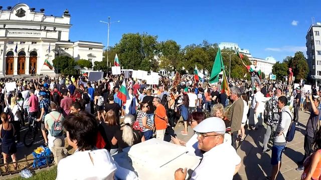 Протест пред Народното събрание, гр. София #ден12 смотреть онлайн