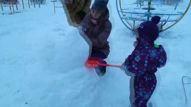 ломаем снеговика * break snowman con hill смотреть онлайн