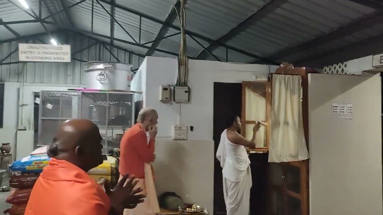 01.03.2024 - Мангала-арати с ЕС БВВ Нарасимхой Махараджем - Маяпурский Институт