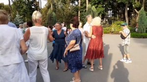 ОЙ, СМЕРЕКО! СЧАСТЛИВЫЕ МОМЕНТЫ ИЗ ПАРКА ГОРЬКОГО ХАРЬКОВ ТАНЦЫ