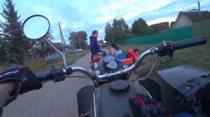 Мотоцикл Урал и Иж Юпитер 5 по деревне