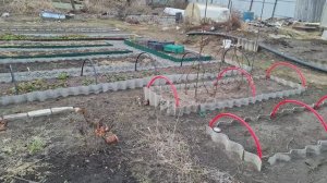 Апрель.Мой Огород.Все изрыто.Поликарбонат на выдержал.