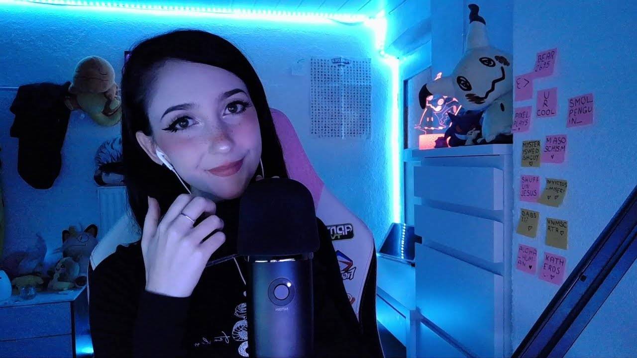 Nananightray ASMR ☾ звуки изо ротика, движения рук и постукивание по моему телефону :3