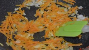 Куриный суп с лапшой и зеленым луком