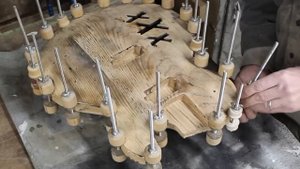 Полуакустический бас из старых досок | Производство бас-гитар