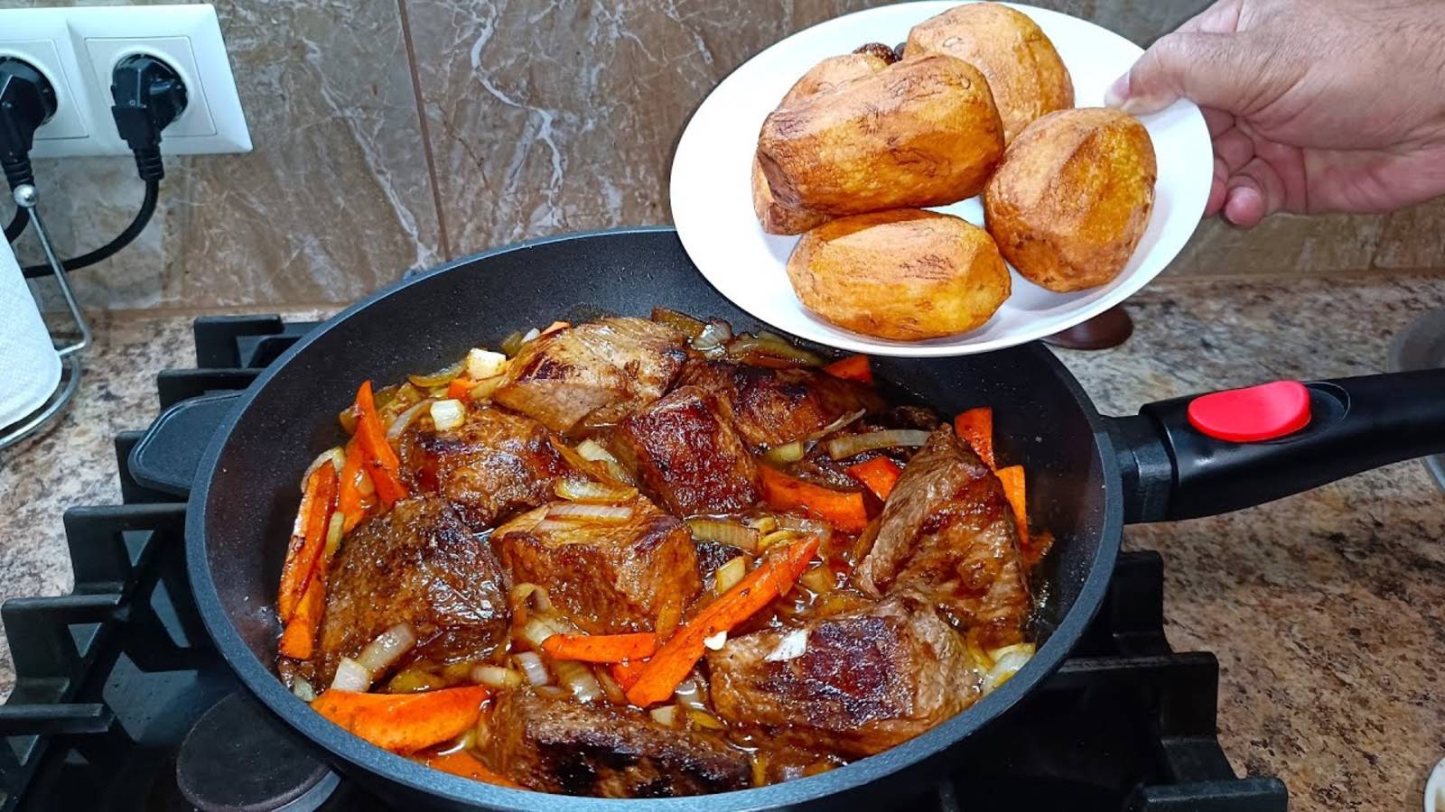 Всегда Готовлю Мясо так! Вкуснее Рецепта Нет! Шикарное блюдо! Мясо с Картошкой просто тает во рту!