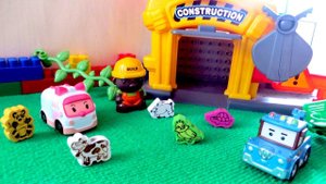 Эмбер и ее игрушечные животные. Видео с игрушками для детей