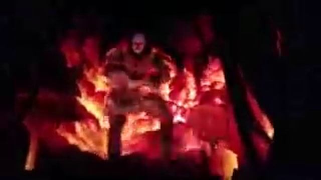 Клоун "ОНО" танцует под харбас басы