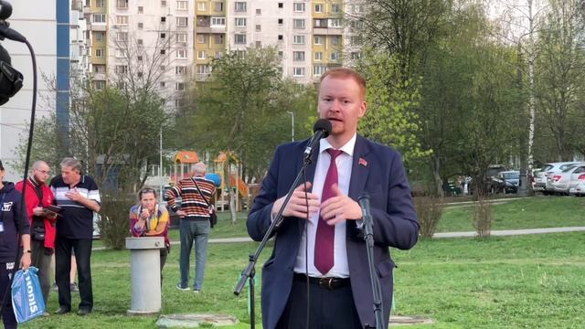 Встреча с депутатами от КПРФ Парфёновым Д.А. и Воробьёвым Л.Д. с жителями Бирюлёво Восточное смотреть онлайн