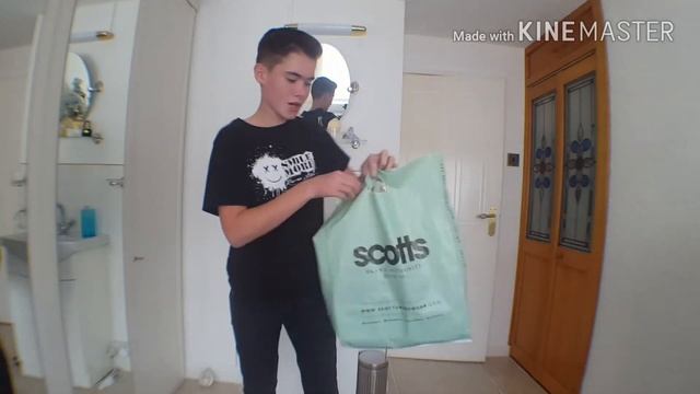 EA7 JACKET £100 AND RUCKSACK 40 смотреть онлайн