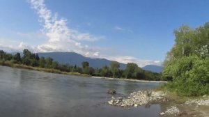 Место где река впадает в море. Бзыбь. Абхазия