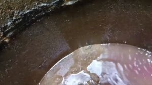 С. Кузминское. Текущие швы и отсутствие донного фильтра вода в колодце мутная. podkapaev.ru
