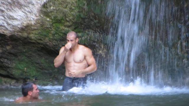 Еменският водопад (Момин скок) смотреть онлайн