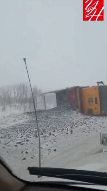 03.01.2022  Большегруз потерялся между дорогой и кюветом Углегорский район о. Сахалин