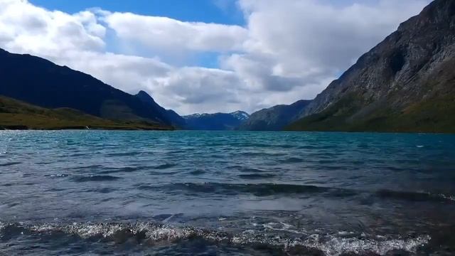 -Живи и ни в чем себе не отказывай,- не выдержала моя мама, когда муж прислал очередные копейки смотреть онлайн
