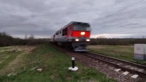 Проход поезда СПб - Калининград у станции Передольская. 23.04.25.