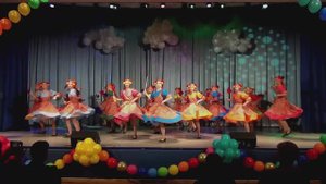 Подарили Галочке петушка на палочке...