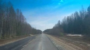 Строят дорогу на Лузу у Опарино. Новый асфальт. Апрель 2025
