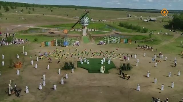 Церемония открытия национального праздника Ысыах Олонхо Саҥарар саҥам сататын