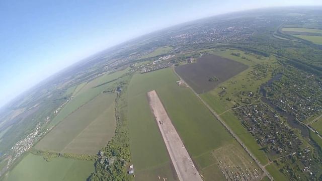 Второй аэрофест в Мичуринске, второй прыжок смотреть онлайн