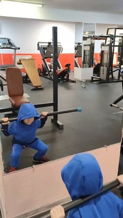 НИКИТА ЗАНИМАЕТСЯ.