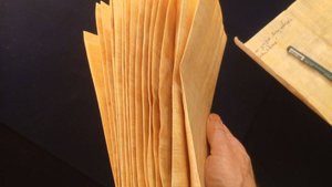 Вы можете написать красивые письма и беречь их.